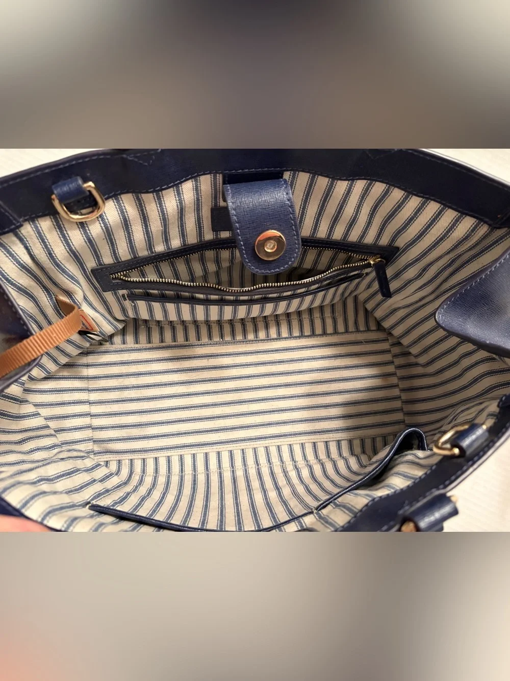 Dooney & Bourke Saffiano Zip Handbag